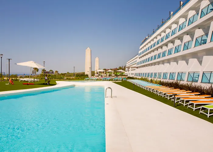 Grand Luxor Hotel