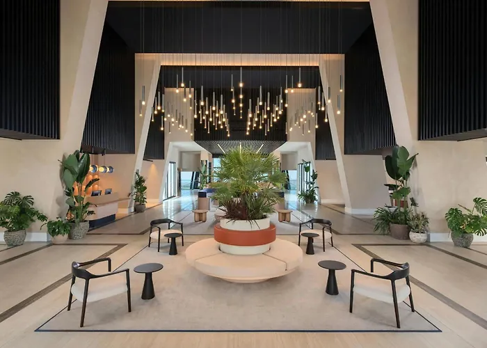 Grand Luxor Hotel