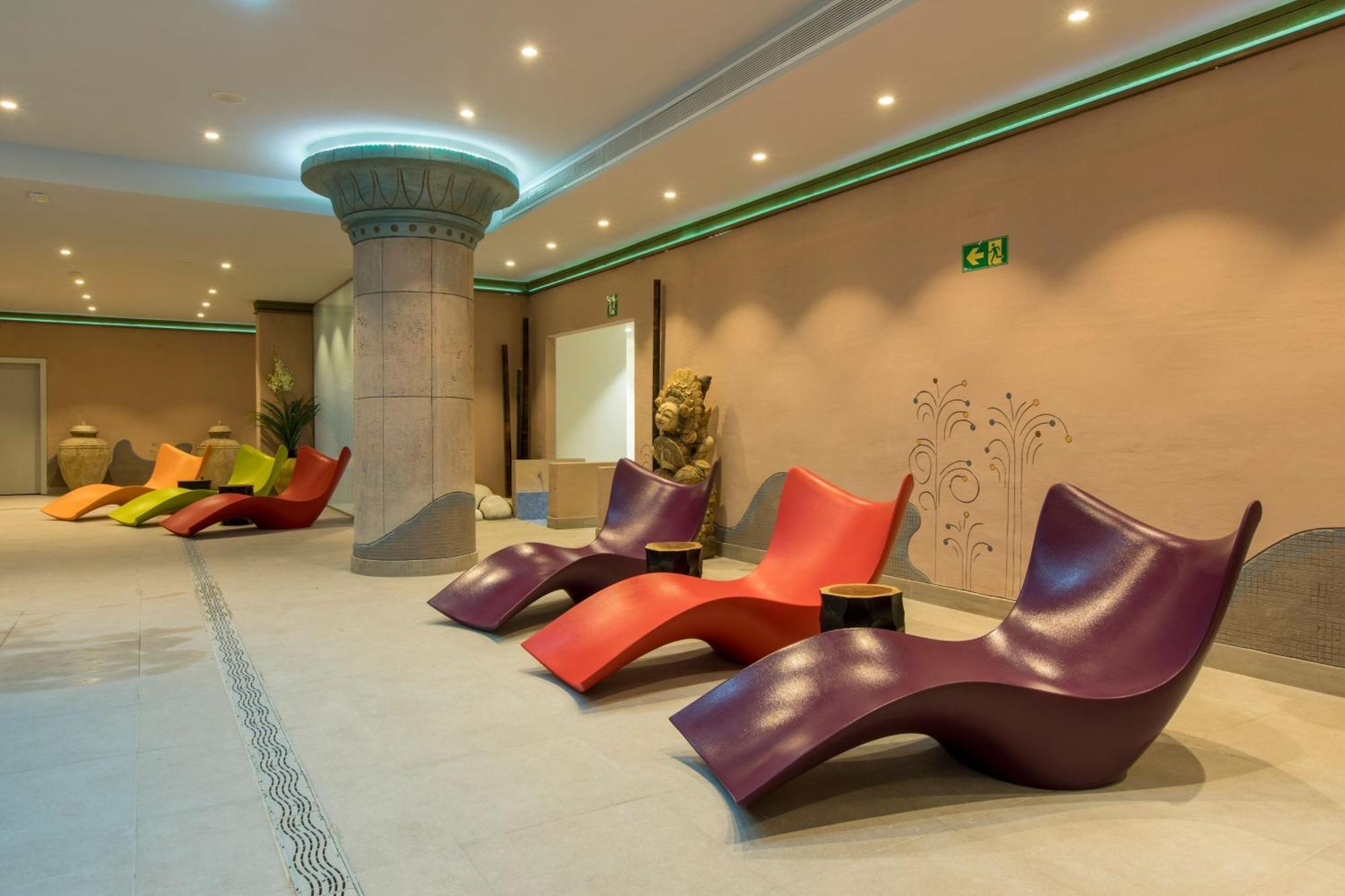 Hotel Grand Luxor 4*